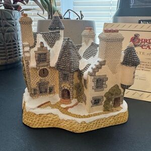 Signed 1988 David Winter Cottages CHRISTMAS IN SCOTLAND and HOGMANAY